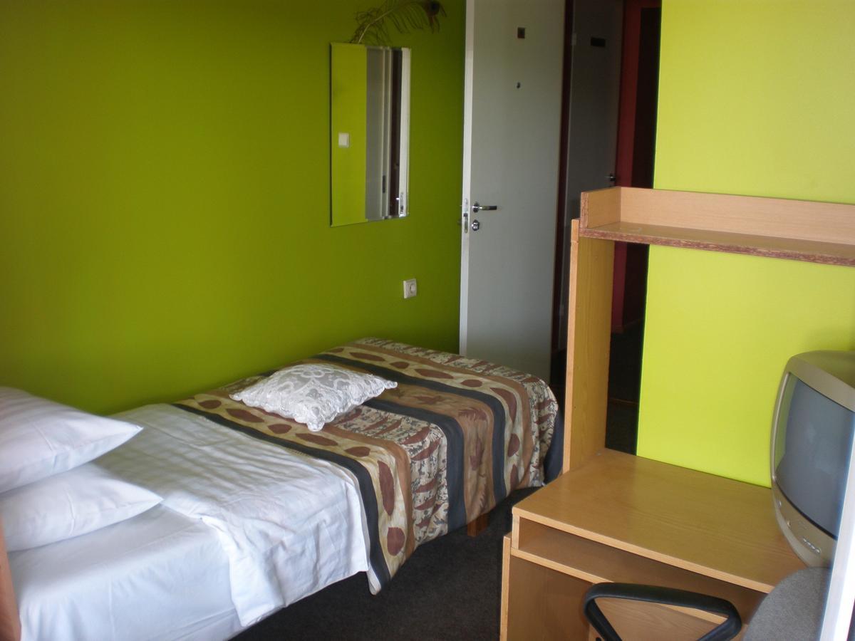 Hotel Getliin Saku Buitenkant foto