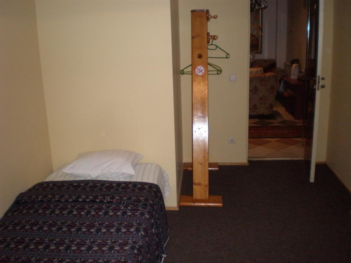 Hotel Getliin Saku Buitenkant foto